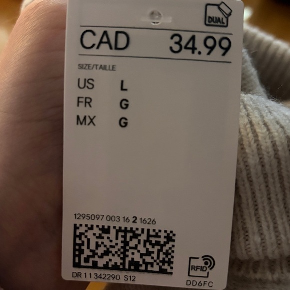 H&M NWT Women's Cream Turtleneck Sweater - Picture 8 of 8